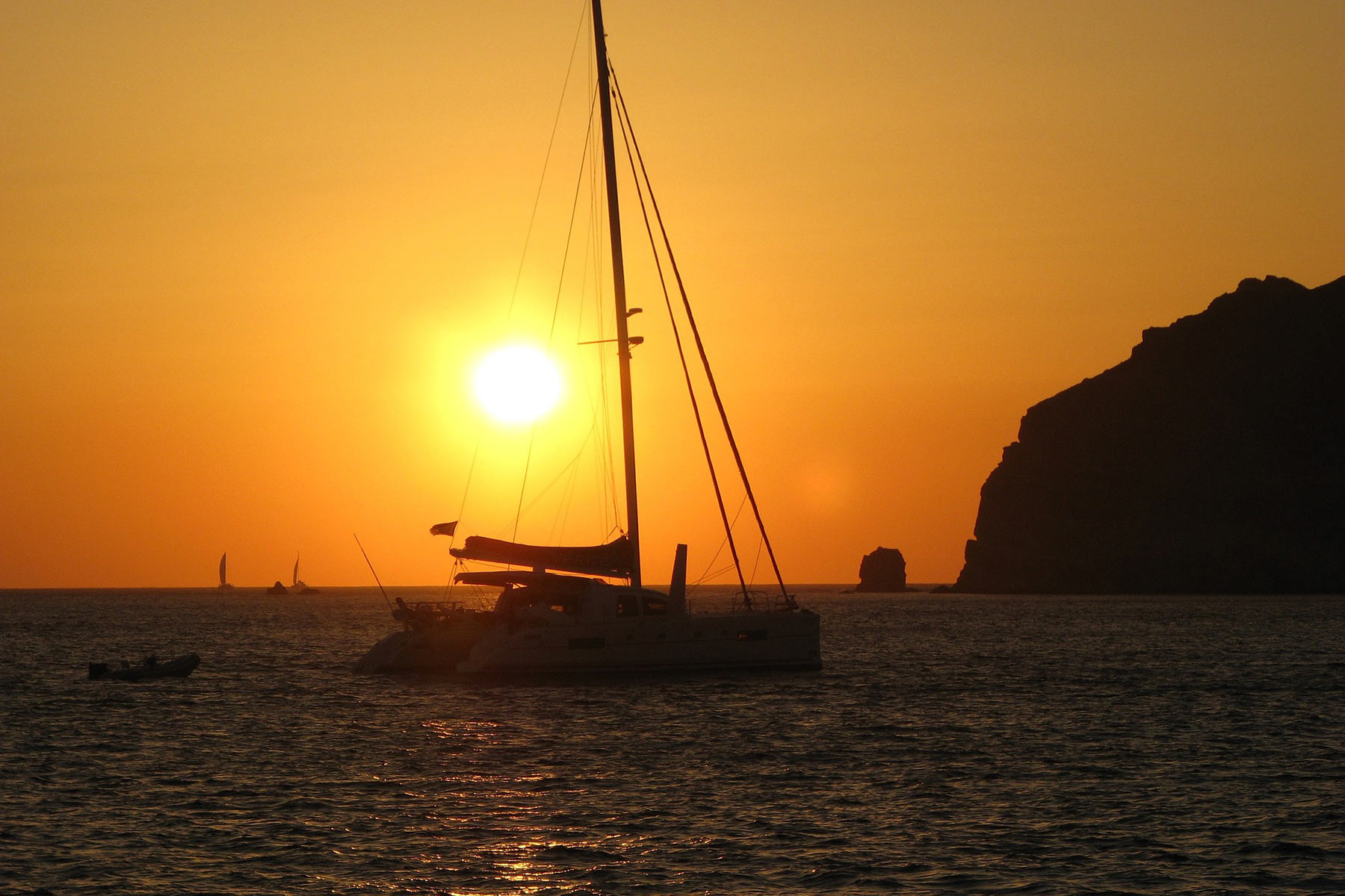 sunset catamaran cruise santorini